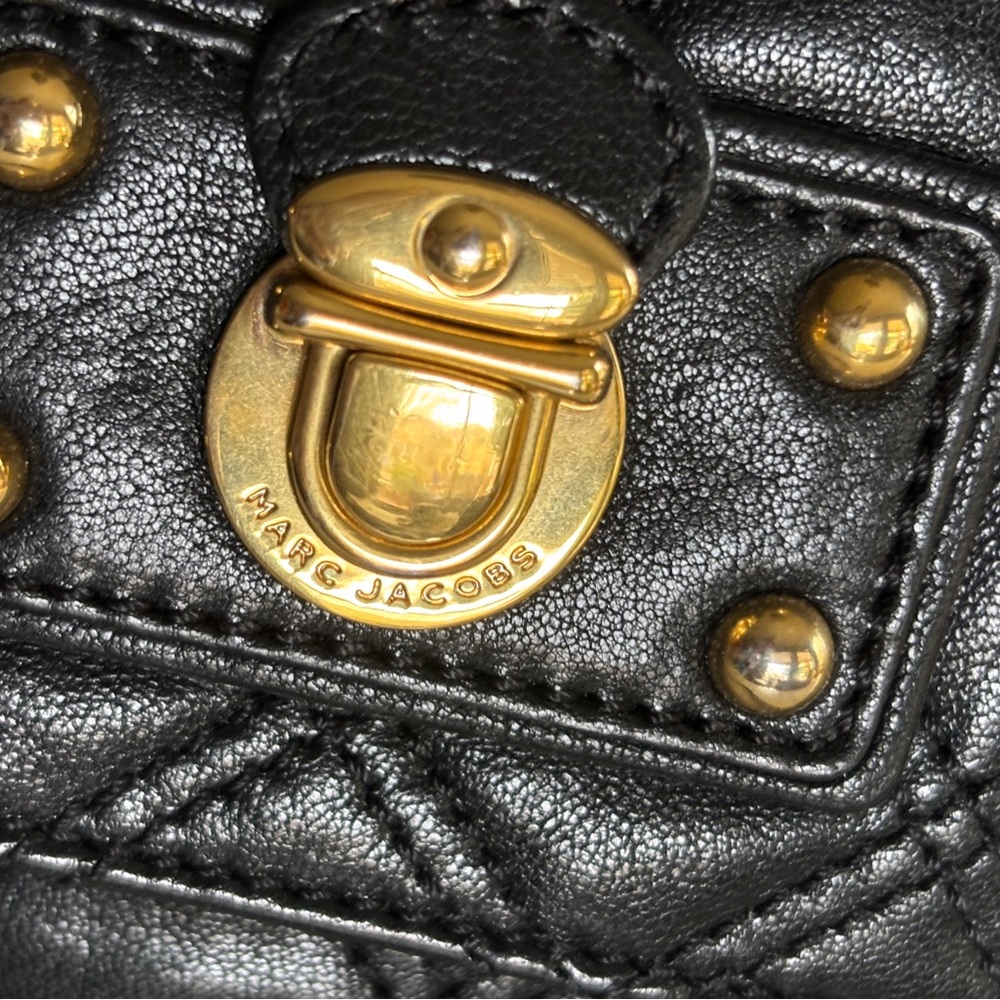 Marc Jacobs Black Quilted Shoulder Bag with Gold Chain - Picture 3 of 16